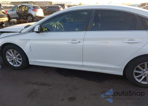 2019 Hyundai Sonata Se z USA, uszkodzony, nr VIN 5NPE24AF1KH744335